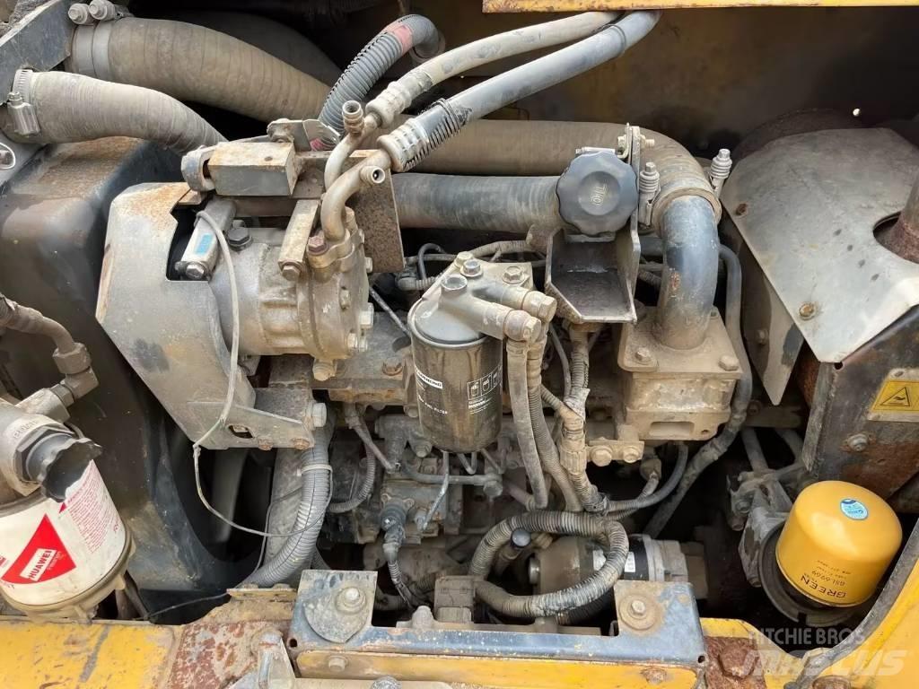 Komatsu PC70-8加长臂 Rupsgraafmachines