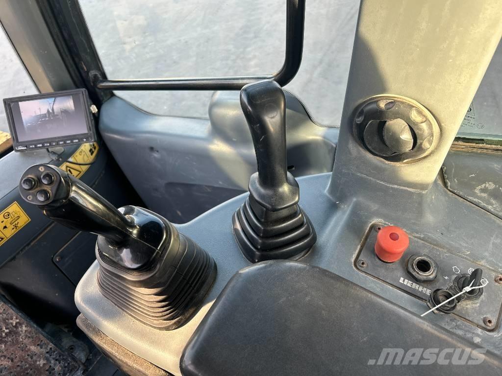 Liebherr LR634 Rupsladers