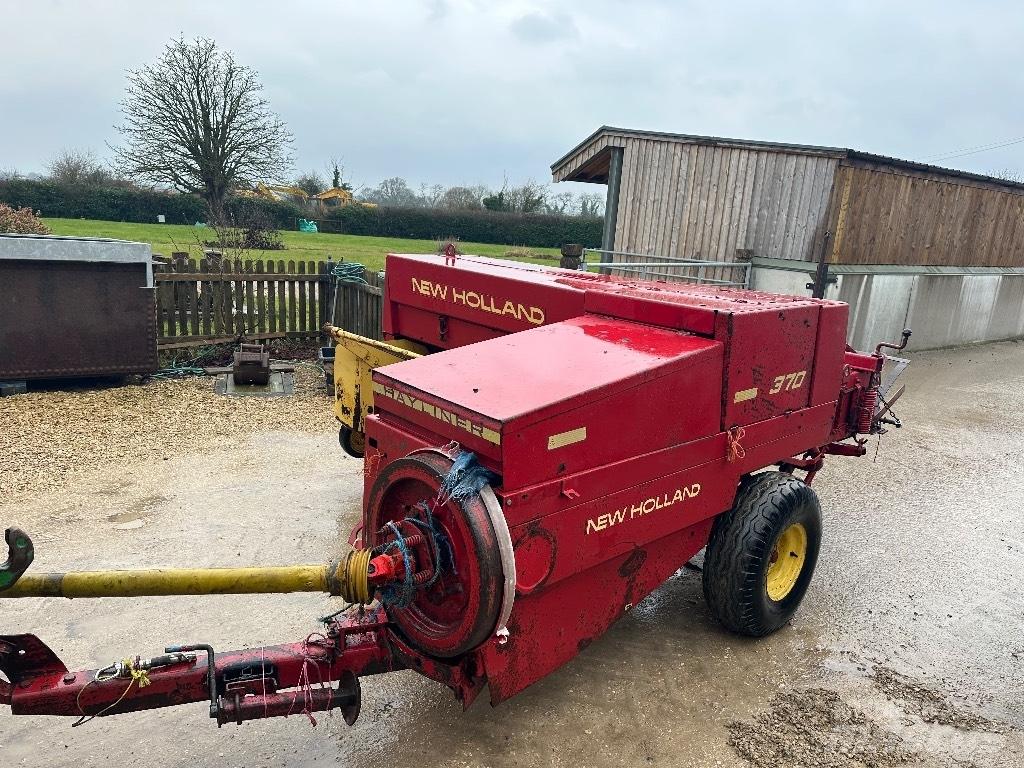 New Holland 370 Vierkante balenpers