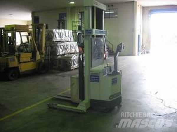 Crown 40WTF154 Reachtruck voor hoog niveau
