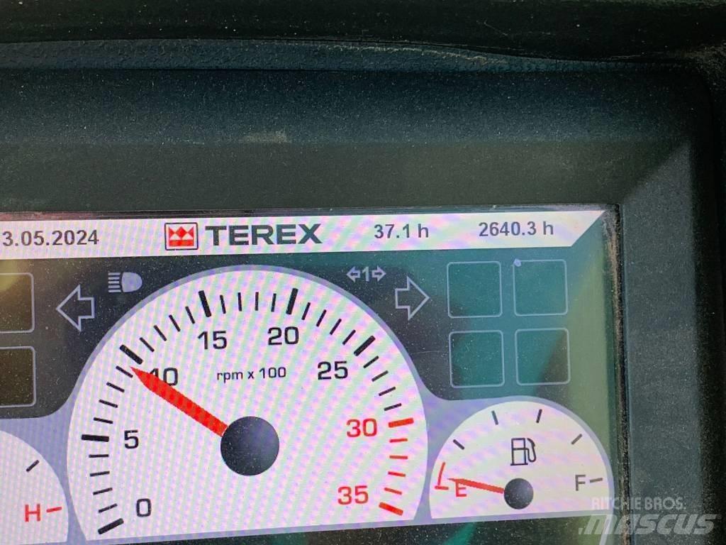 Terex TC 125 Rupsgraafmachines