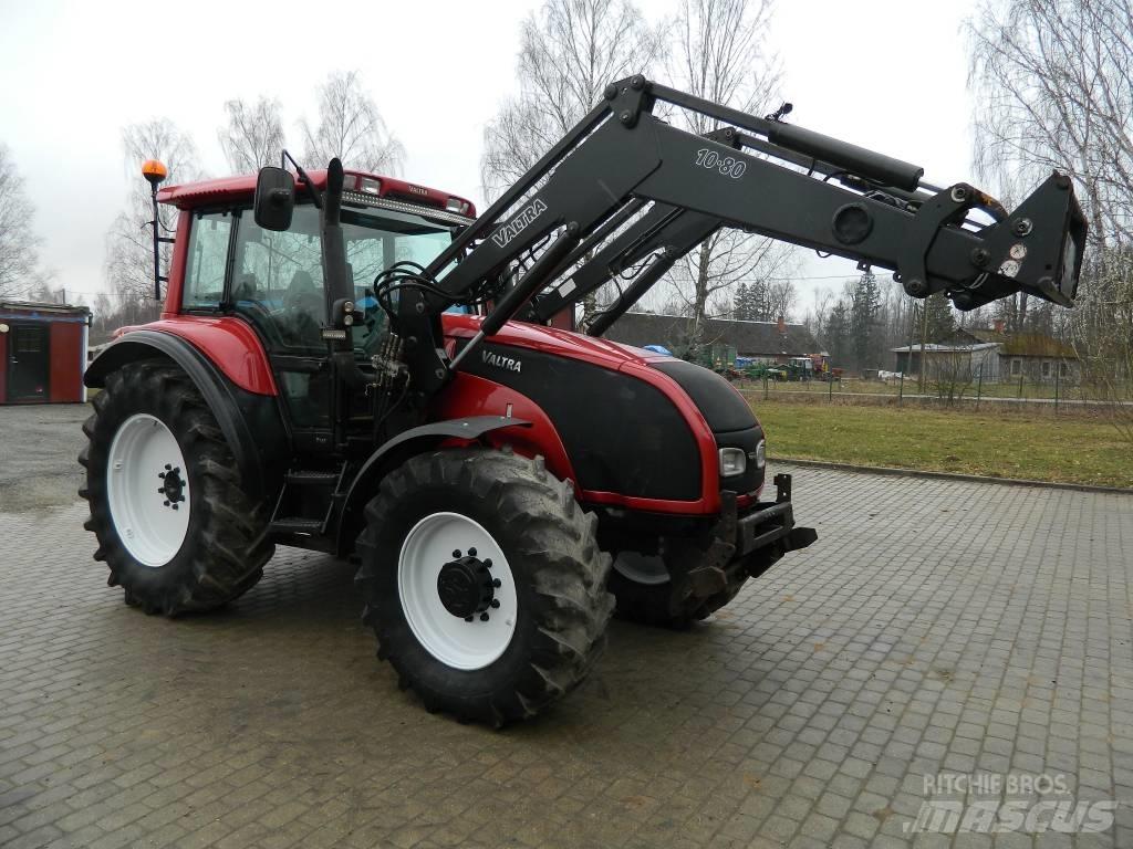 Valtra T 140 Tractoren