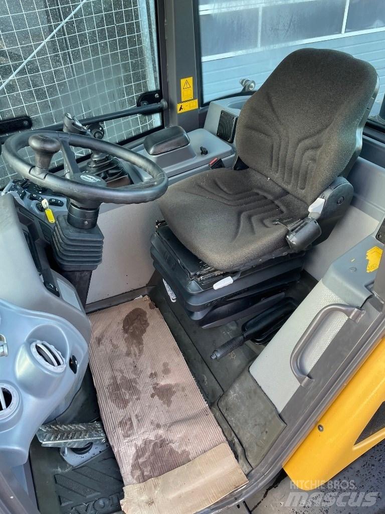 Volvo L28F Miniladers