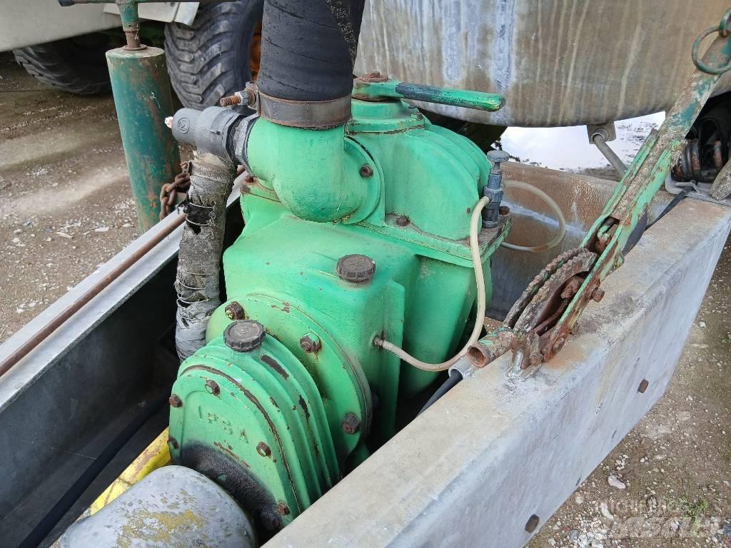 Ipsam 6200 liter Drijfmesttanks