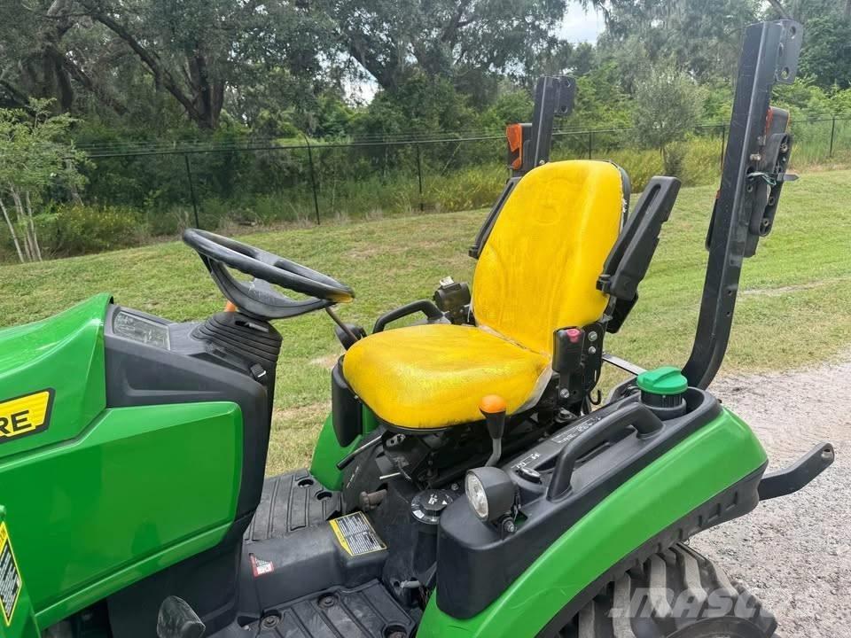 John Deere 1025 R Tractoren