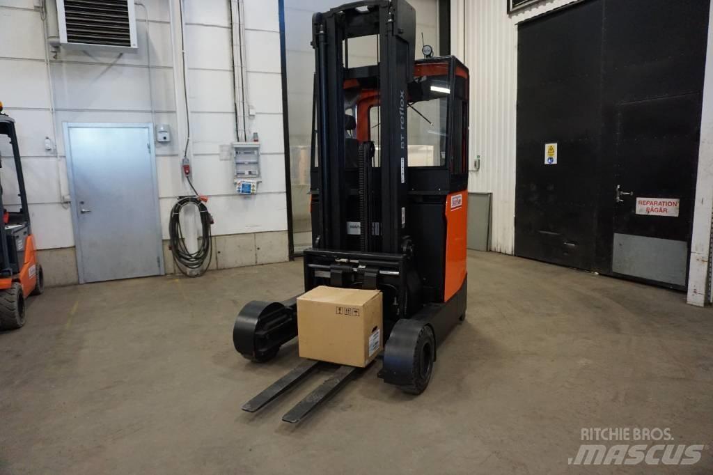 Toyota RRE160HR Reachtruck voor hoog niveau