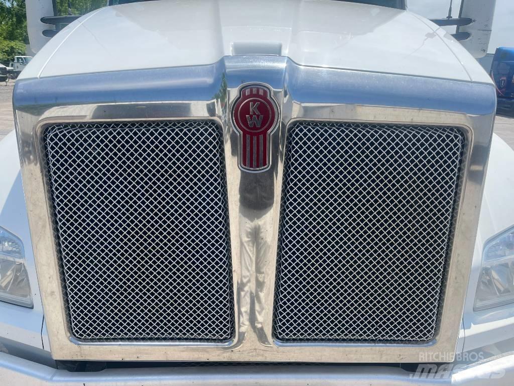 Kenworth T 880 Trekkers