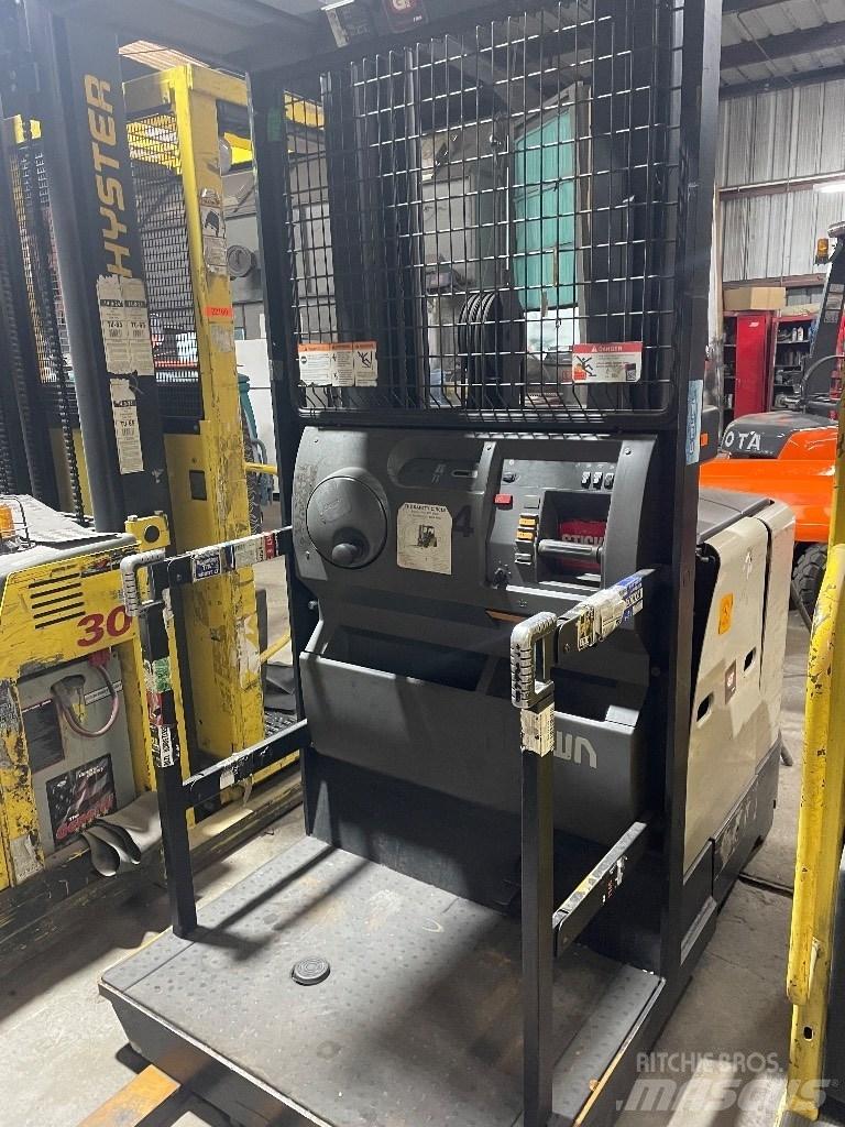 Crown Order Picker Elektrische heftrucks