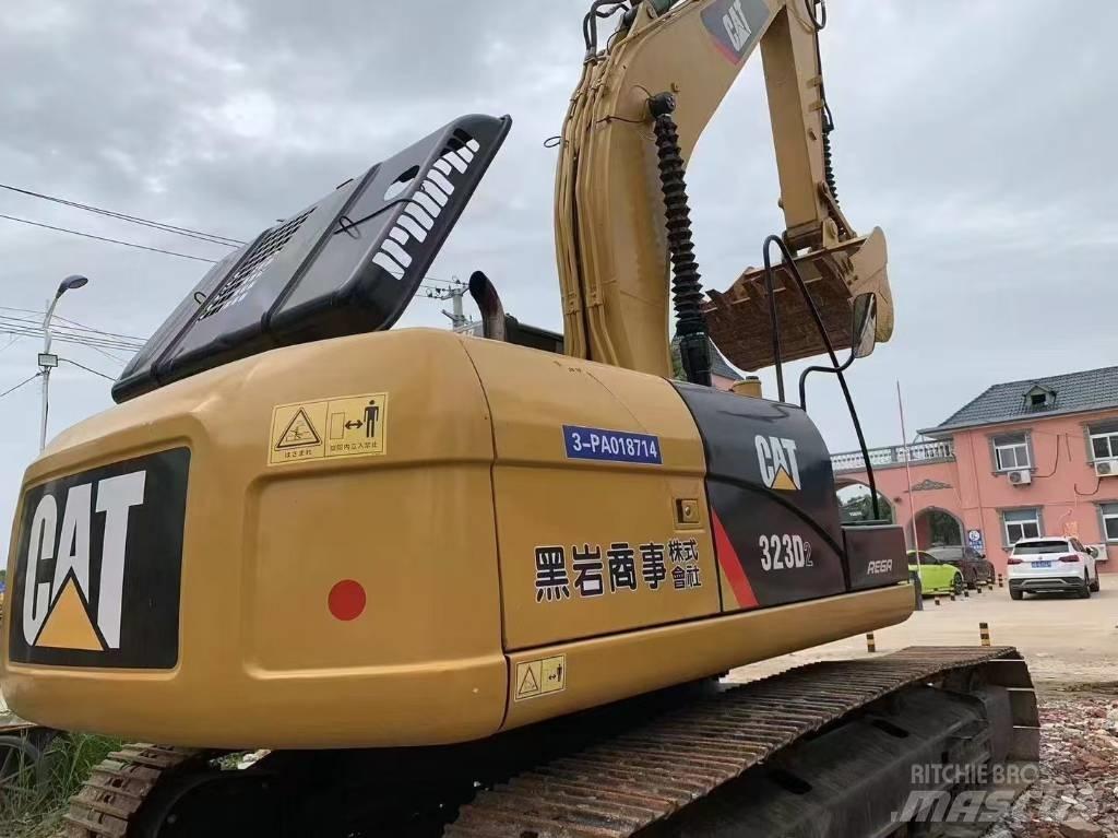 CAT 323 D L Rupsgraafmachines