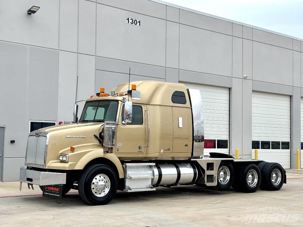 Western Star 4900 Trekkers