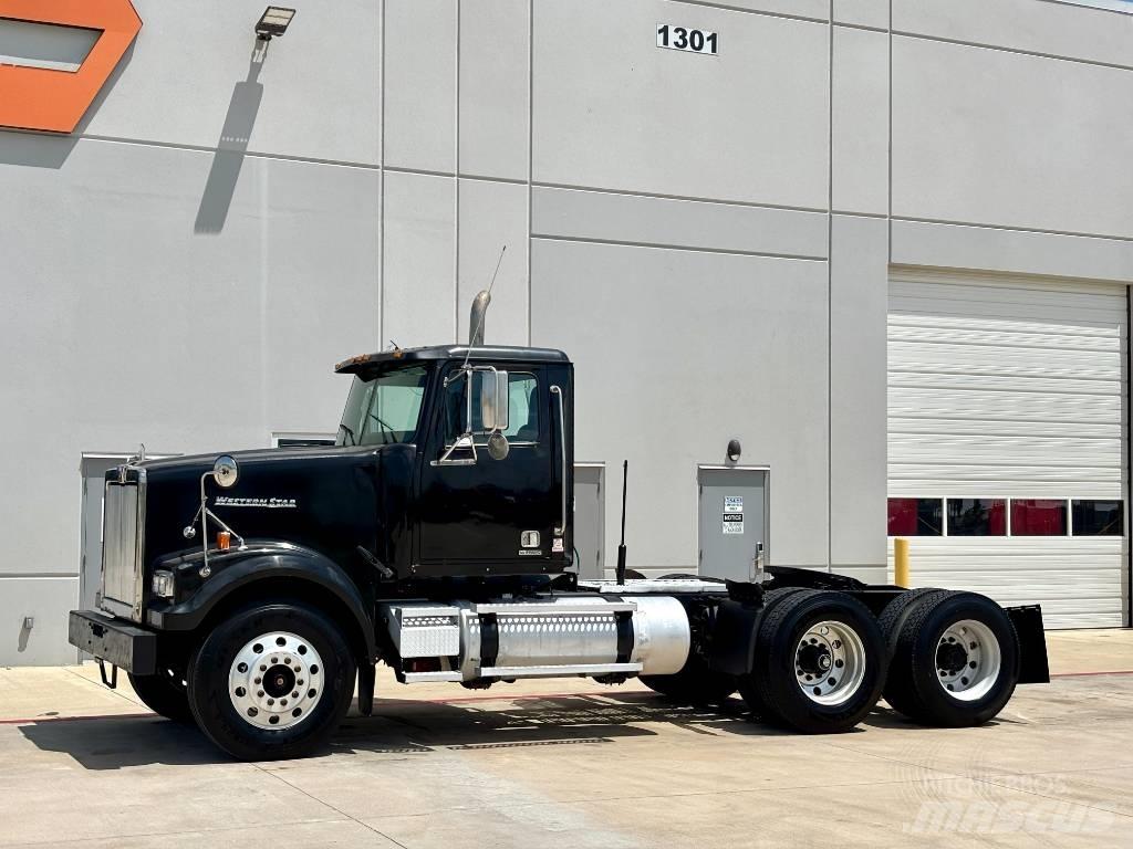 Western Star 4900 Trekkers