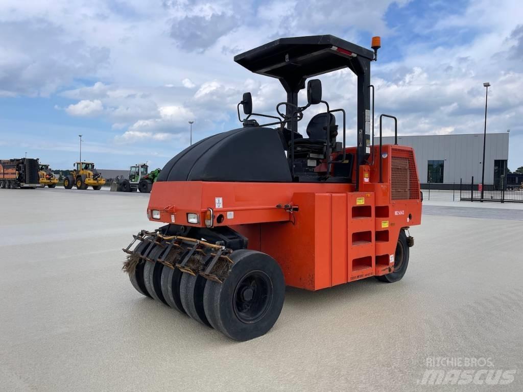 Dynapac CP 142 Bandenwalsen