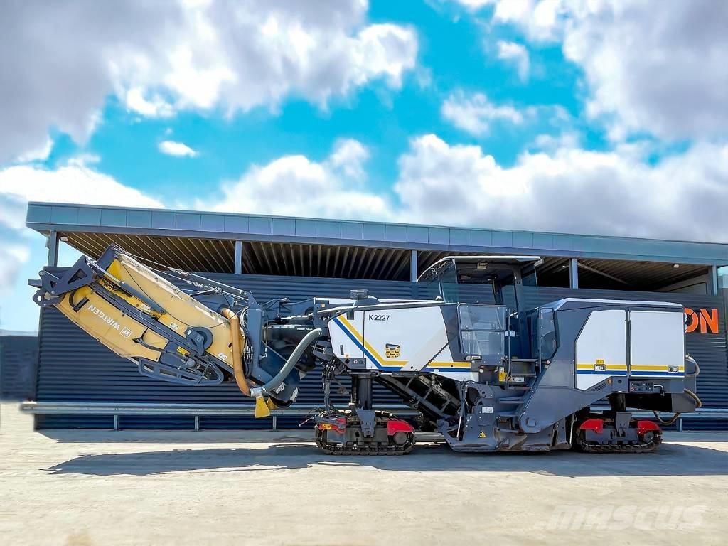 Wirtgen W 220 FI Asfaltfrezen