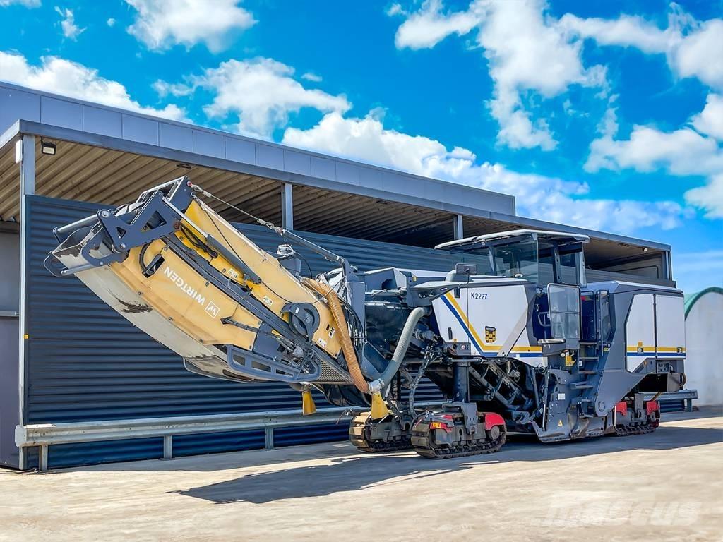 Wirtgen W 220 FI Asfaltfrezen