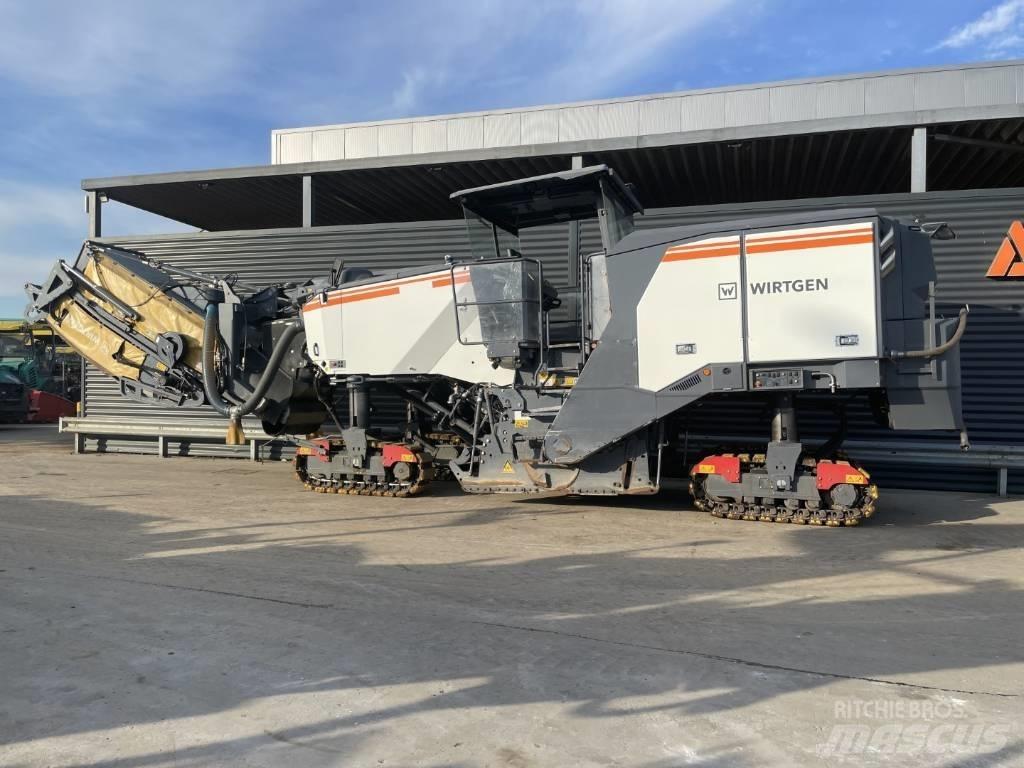 Wirtgen W 220 FI Asfaltfrezen