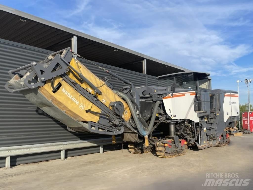 Wirtgen W 220 FI Asfaltfrezen