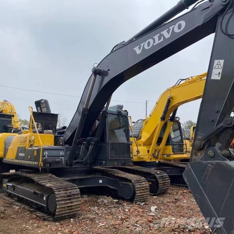 Volvo EC 240 Rupsgraafmachines