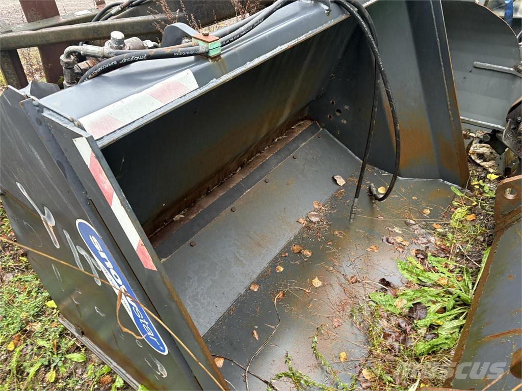 Snowstar HK700L Zand- en zoutstrooimachines