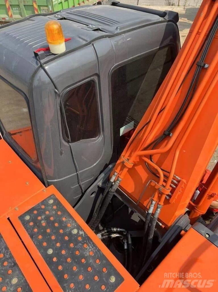 Hitachi ZX 200 Rupsgraafmachines