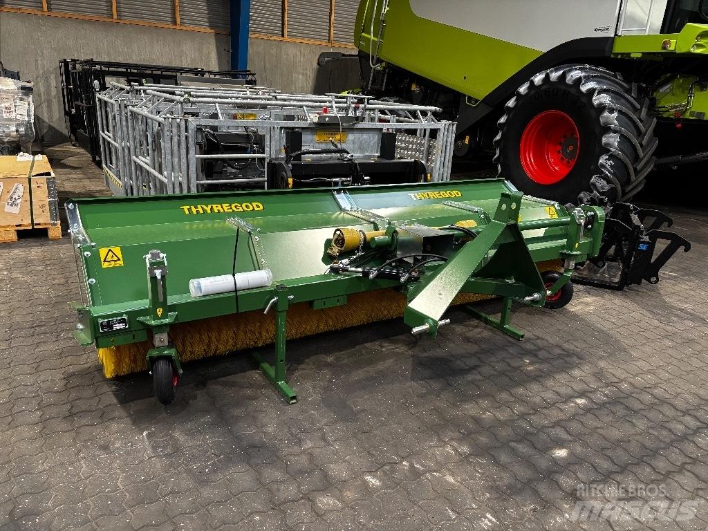 Thyregod TK 3300 Veegmachines