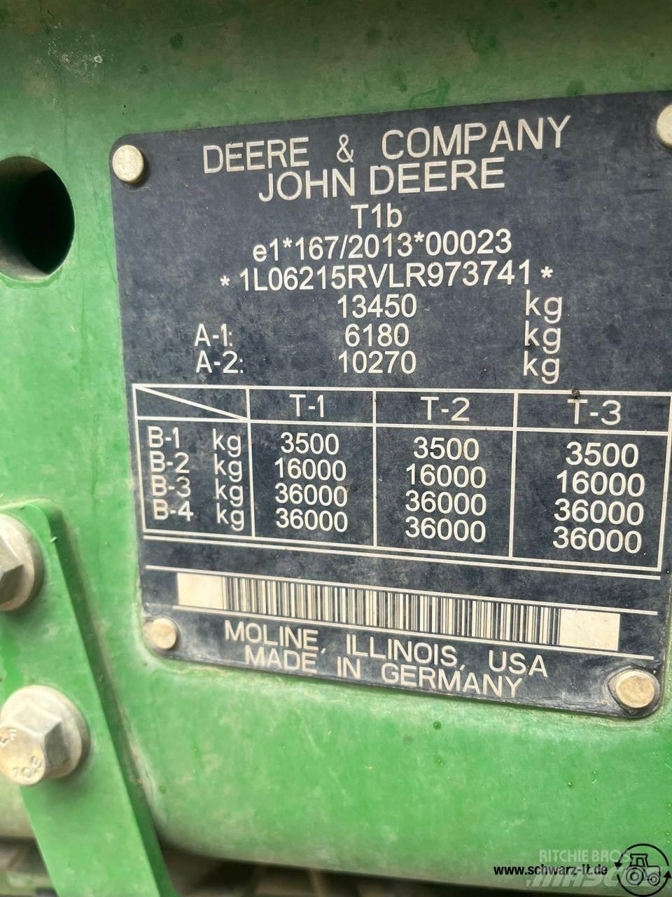 John Deere 6215R Tractoren
