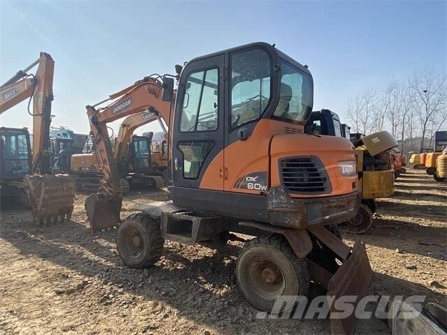 Doosan DX60W Wielgraafmachines