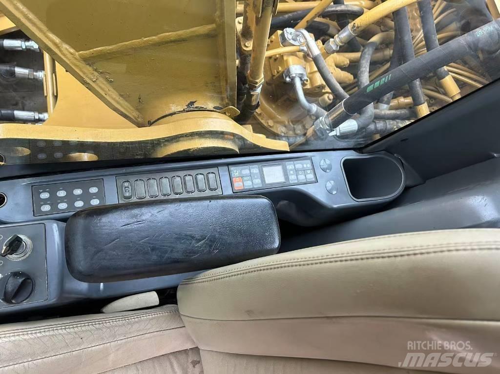 CAT 320 D Rupsgraafmachines