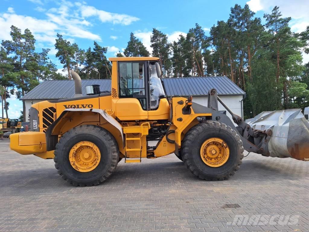 Volvo L 120 F Wielladers
