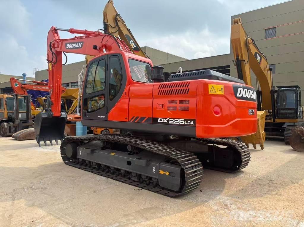 Doosan DX 225 Rupsgraafmachines