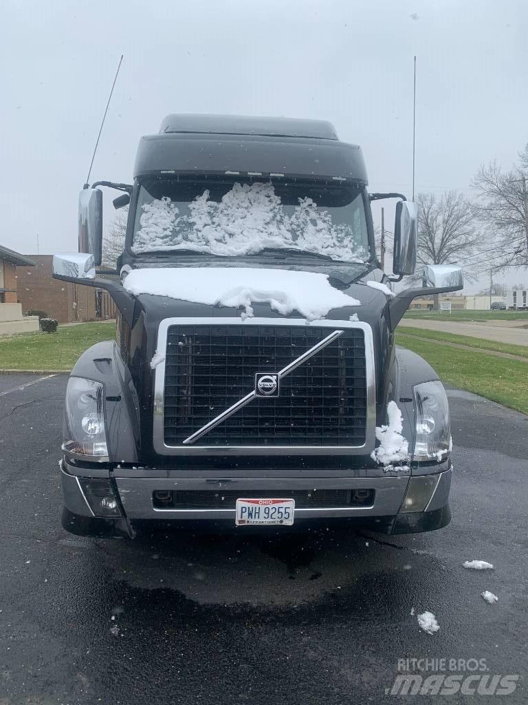Volvo VNL730 Trekkers