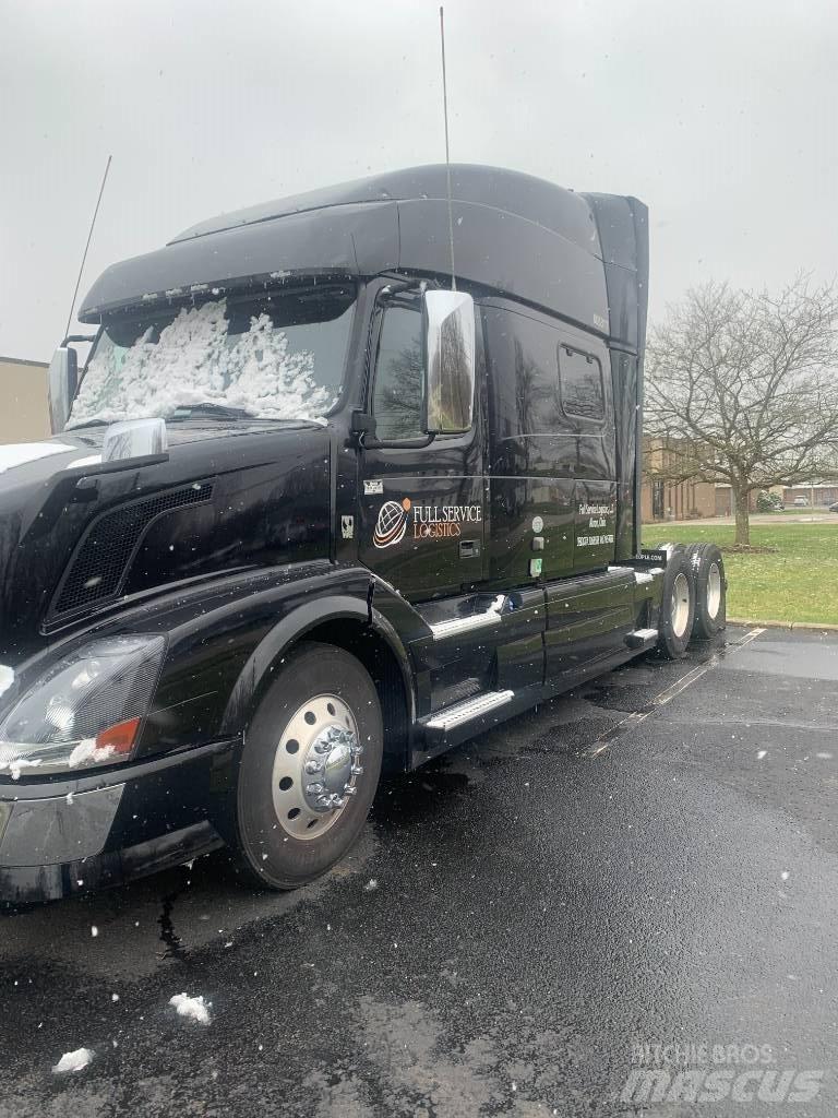Volvo VNL730 Trekkers