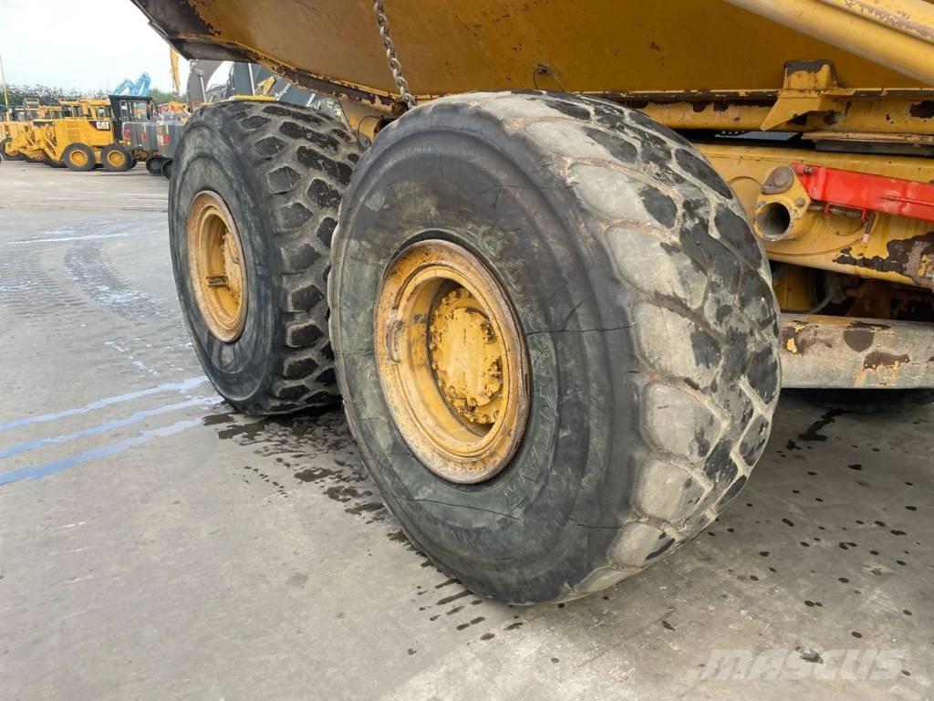 CAT 735 Knik dumptrucks