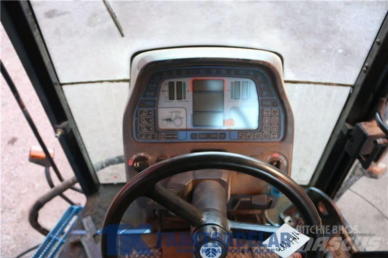 New Holland 8870 Cabine en interieur