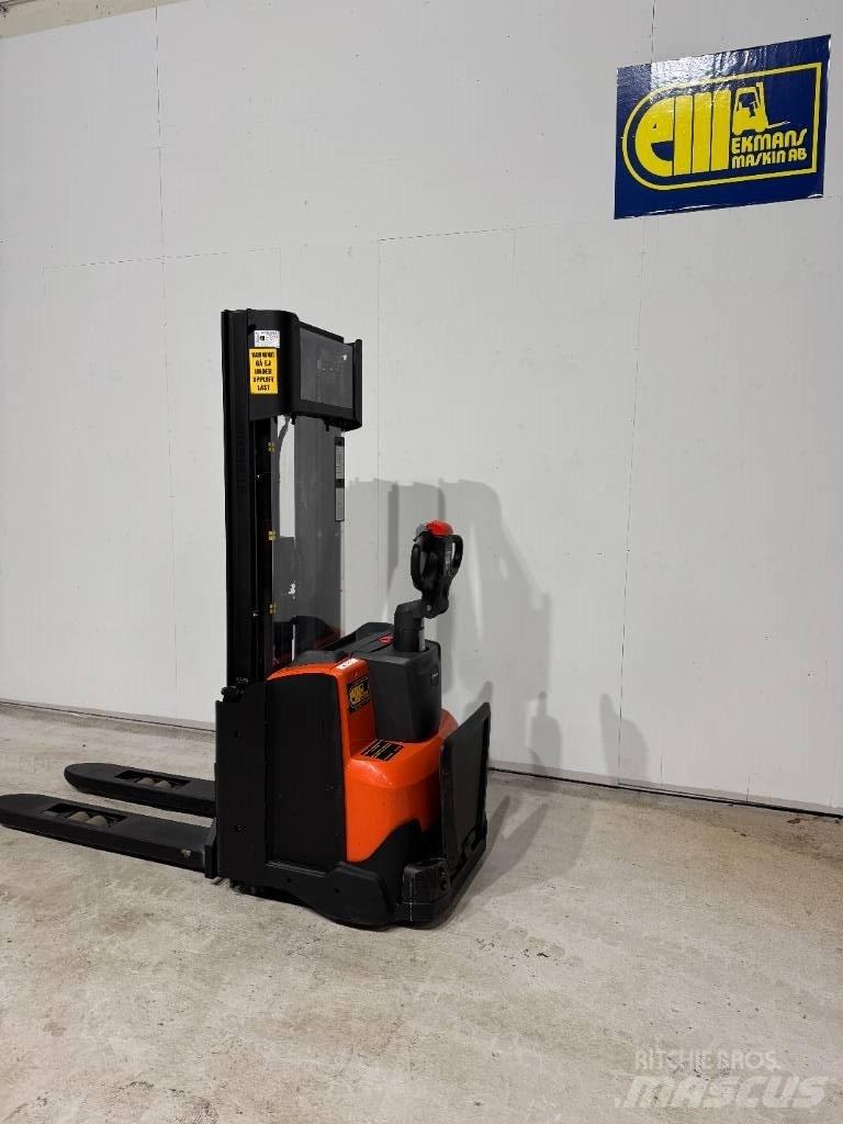 BT Truck SWE 120 L Stapelaar meeloop
