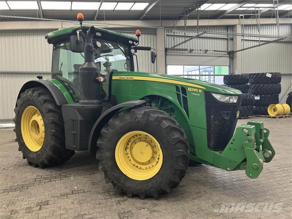 John Deere 8295R Tractoren