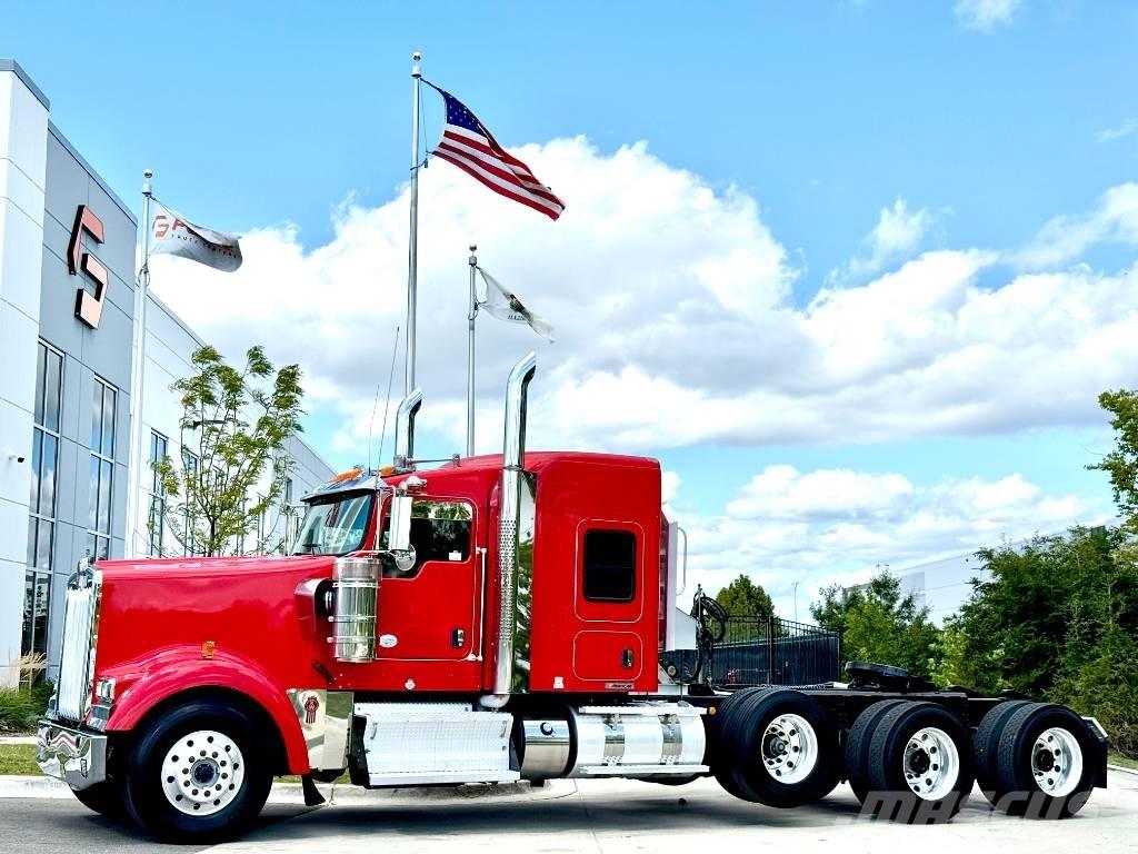 Kenworth W 900 Trekkers