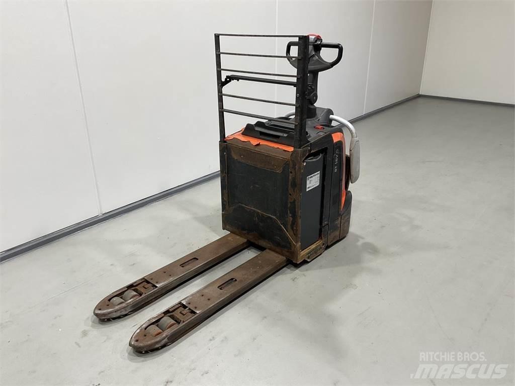 BT LPE200 Meerij pallettruck met platform