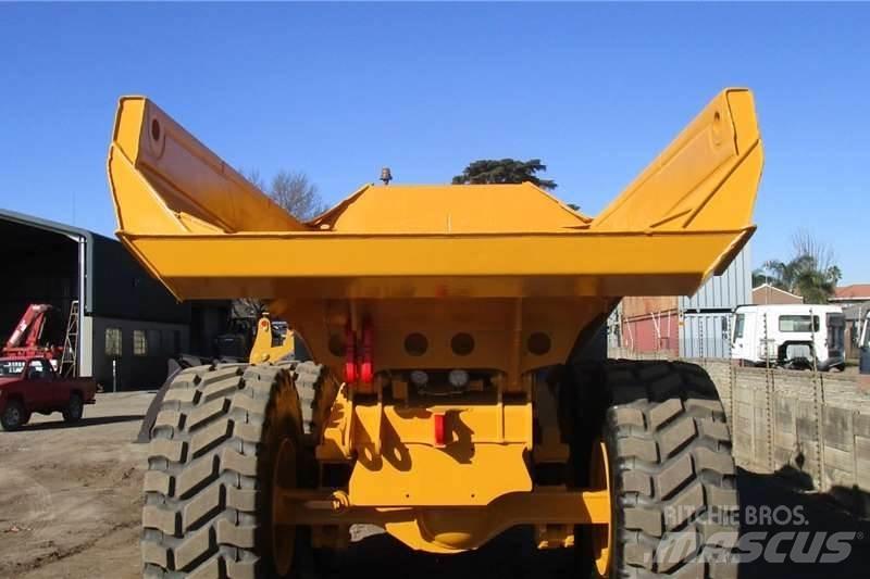 Bell B30E Knik dumptrucks