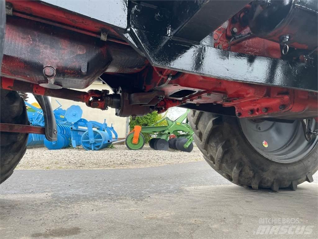Belarus MTS 82 + FL Tractoren