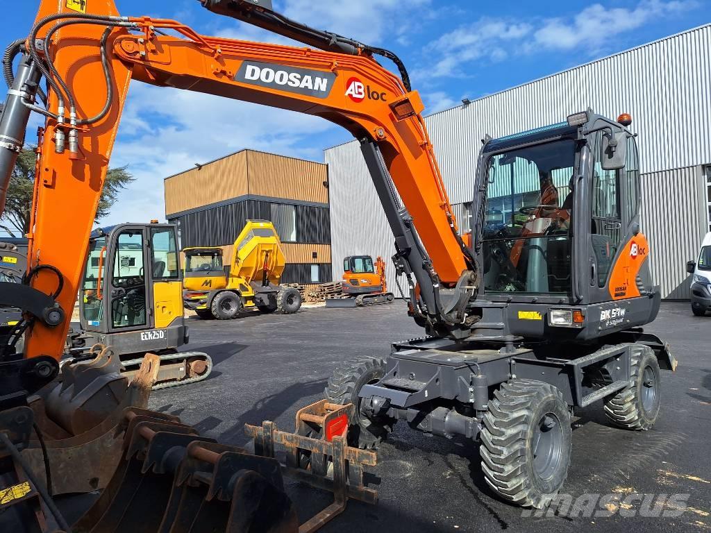 Doosan DX 57 W Wielgraafmachines