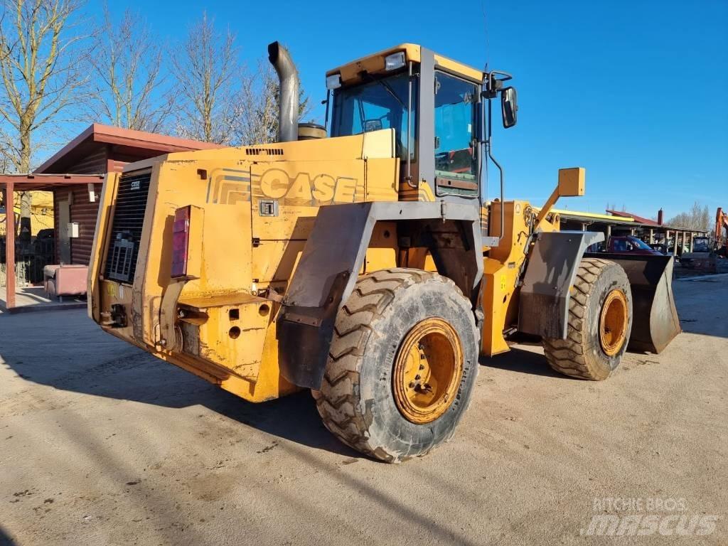 CASE 821 C Wielladers