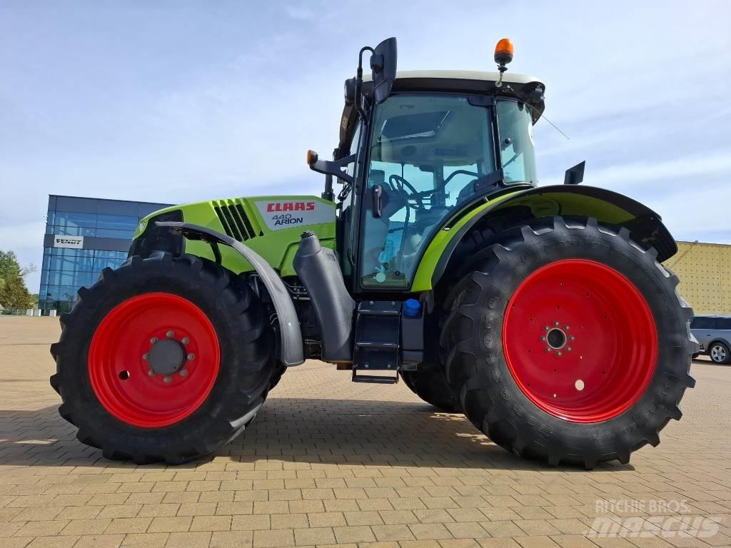 CLAAS Arion 440 CIS Tractoren