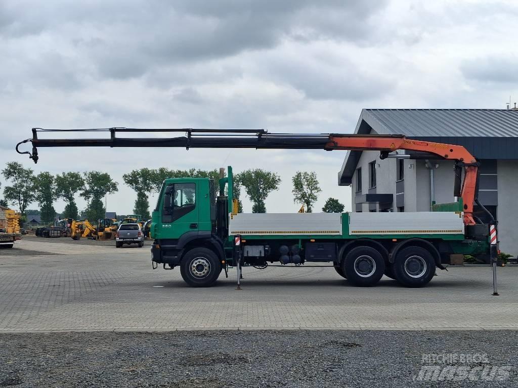 Iveco Trakker 360 Vlakke laadvloer met kraan