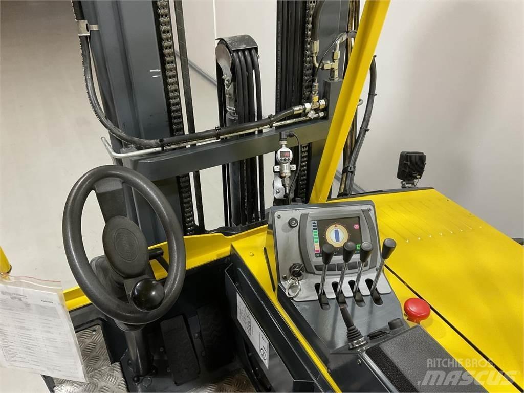 Combilift CBE3000 Four-way truck