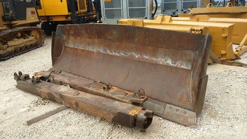 CAT D7E, D7F, D7G Bladen