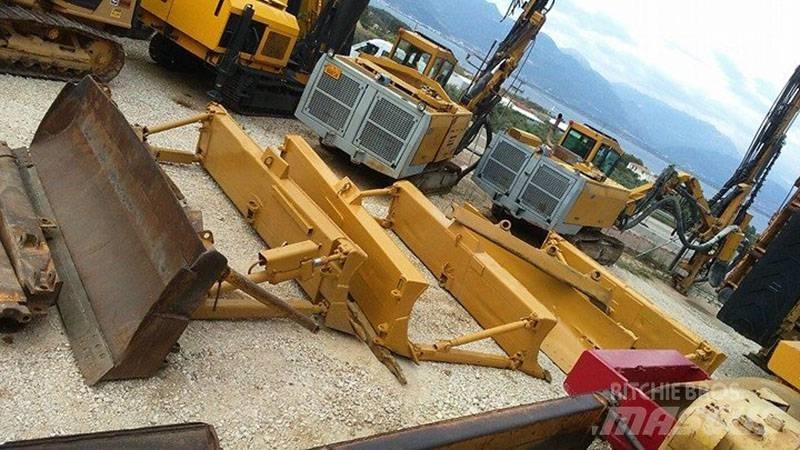 CAT D7E, D7F, D7G Bladen