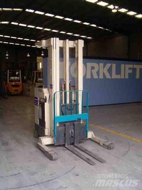 Crown 35RRTT210 Reachtruck voor hoog niveau