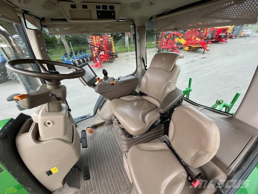 John Deere 7270 R Tractoren