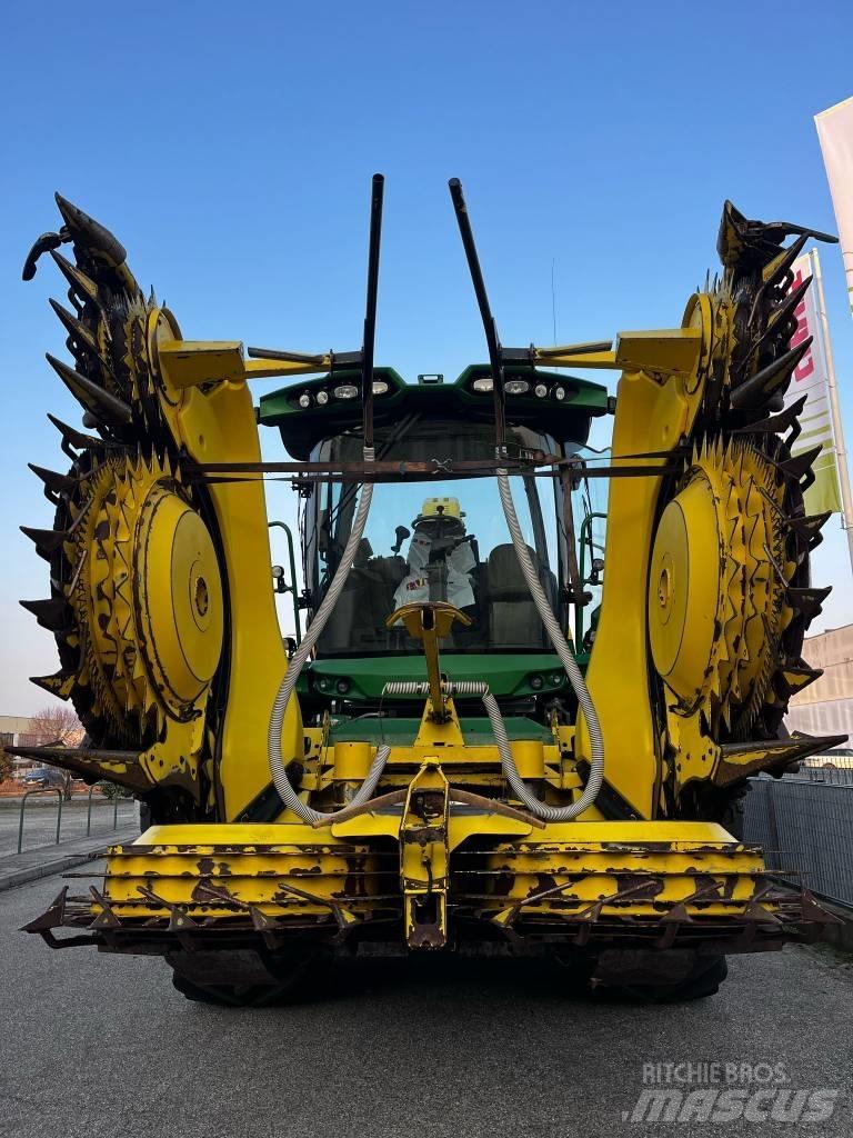 John Deere 8800 Zelfrijdende veldhakselaars