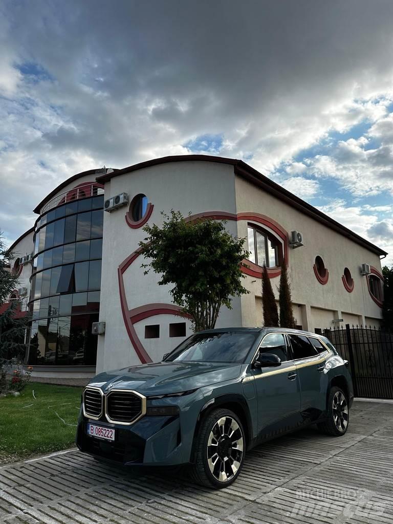 BMW XM Auto's